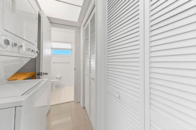 2755 NE 28th Avenue F-1, Lighthouse Point, FL 33064