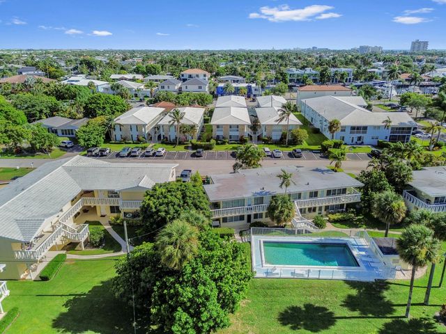 2755 NE 28th Avenue F-1, Lighthouse Point, FL 33064