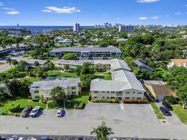 2755 NE 28th Avenue F-1, Lighthouse Point, FL 33064