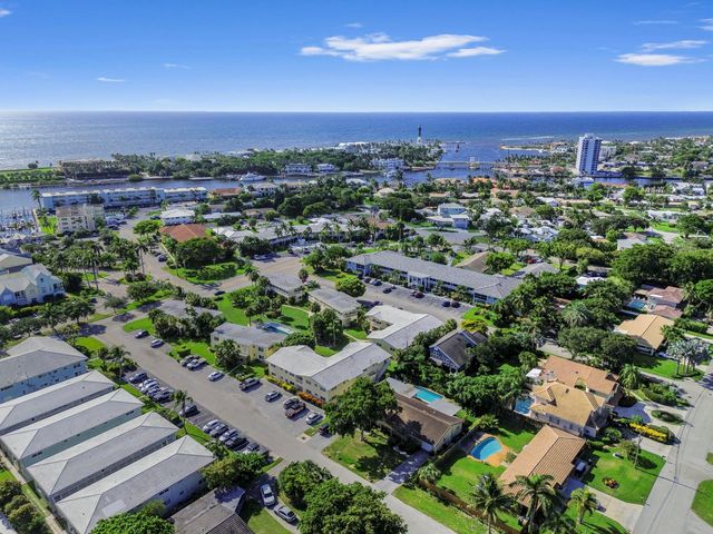 2755 NE 28th Avenue F-1, Lighthouse Point, FL 33064