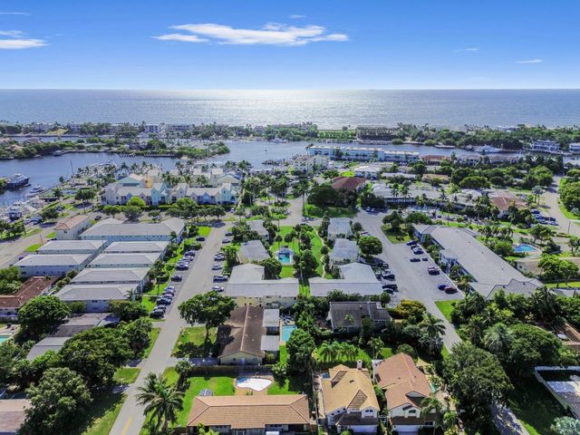 2755 NE 28th Avenue F-1, Lighthouse Point, FL 33064