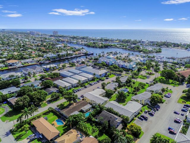 2755 NE 28th Avenue F-1, Lighthouse Point, FL 33064