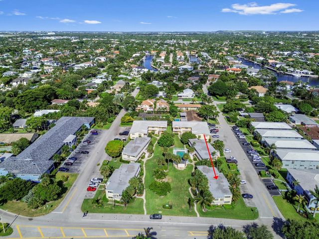 2755 NE 28th Avenue F-1, Lighthouse Point, FL 33064