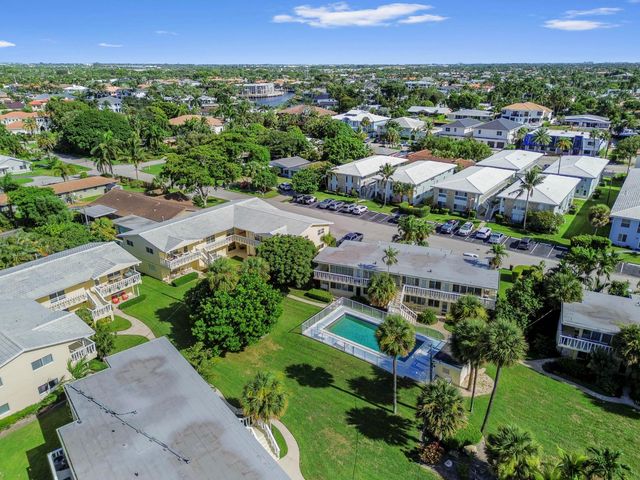2755 NE 28th Avenue F-1, Lighthouse Point, FL 33064