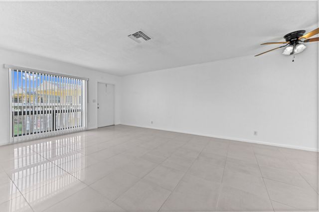 2755 NE 28th Avenue F-1, Lighthouse Point, FL 33064