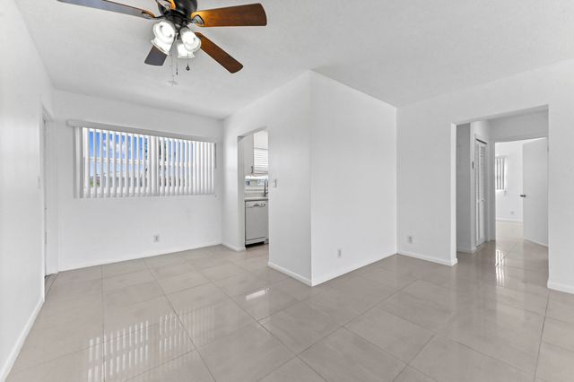 2755 NE 28th Avenue F-1, Lighthouse Point, FL 33064