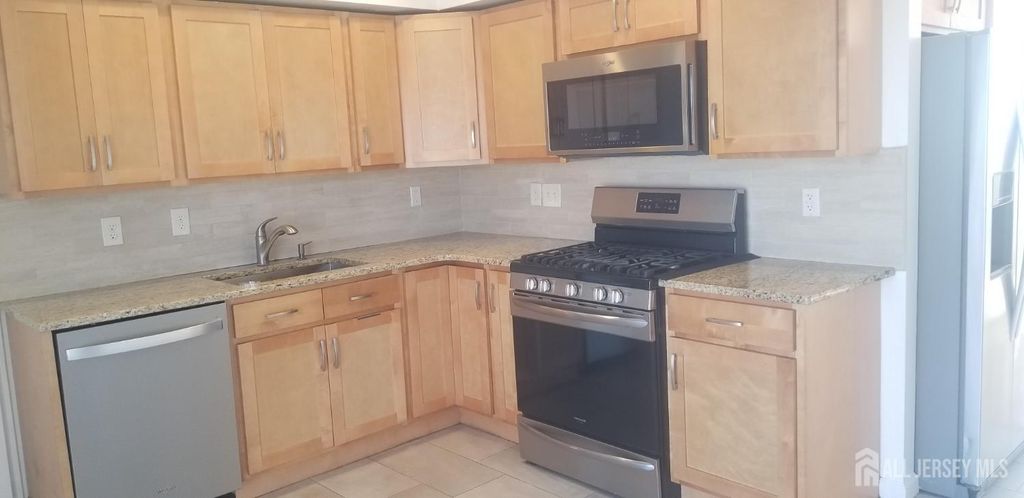 44 Judson Street 11B, Edison, NJ 08837