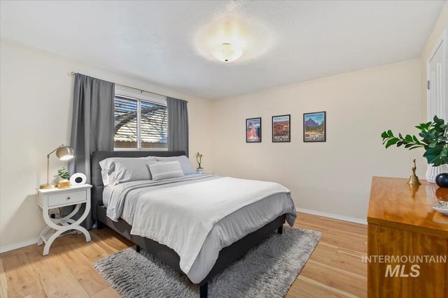 8491 W Holbrook Ct, Boise, ID 83704