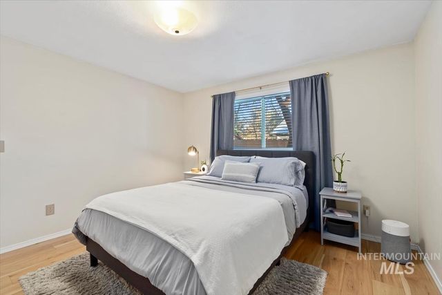 8491 W Holbrook Ct, Boise, ID 83704