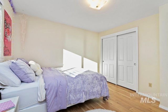 8491 W Holbrook Ct, Boise, ID 83704