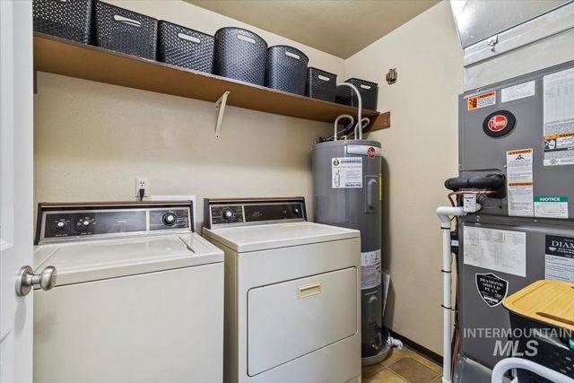 8491 W Holbrook Ct, Boise, ID 83704