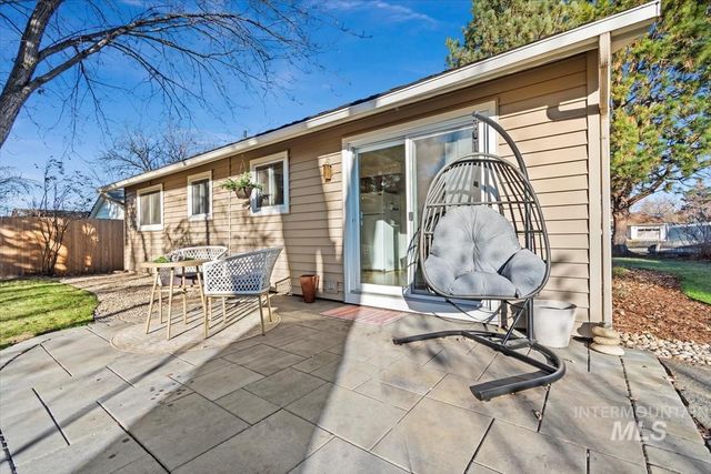 8491 W Holbrook Ct, Boise, ID 83704