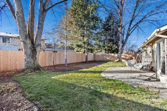 8491 W Holbrook Ct, Boise, ID 83704