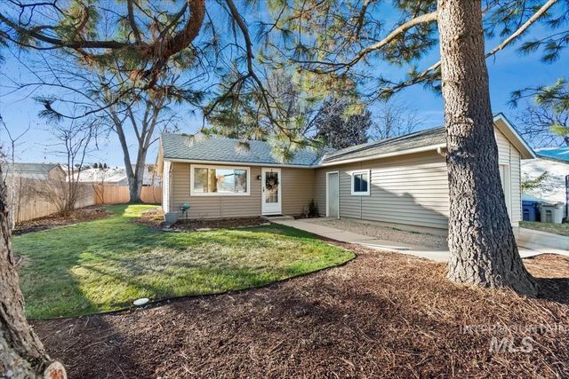 8491 W Holbrook Ct, Boise, ID 83704