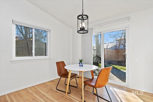 8491 W Holbrook Ct, Boise, ID 83704