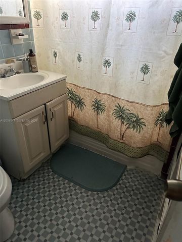 1275 Marseille Dr 40, Miami Beach, FL 33141