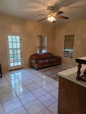 4533 Townsend St, Corpus Christi, TX 78415
