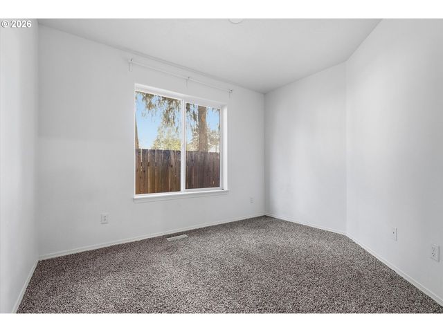 14131 Se WOODWARD St, Portland, OR 97236