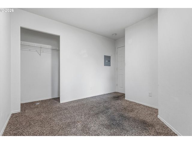 14131 Se WOODWARD St, Portland, OR 97236