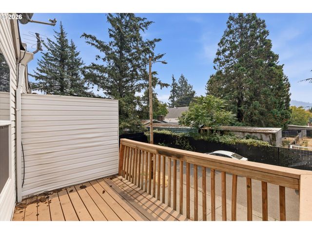 14131 Se WOODWARD St, Portland, OR 97236