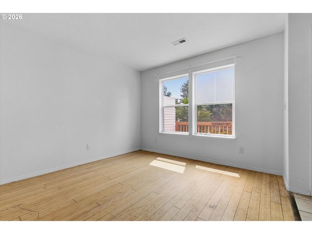 14131 Se WOODWARD St, Portland, OR 97236