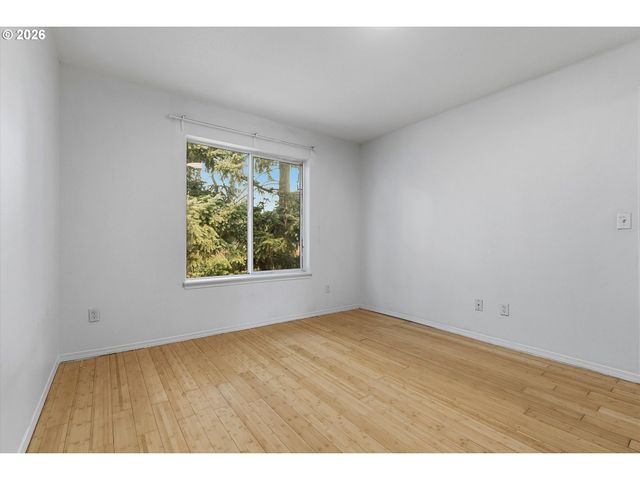 14131 Se WOODWARD St, Portland, OR 97236
