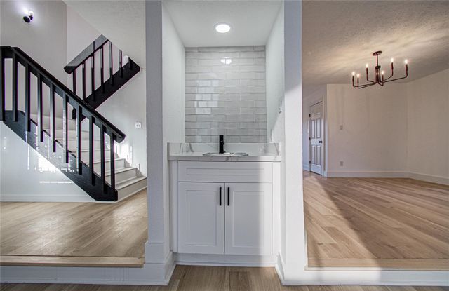 4710 Country Club View, Baytown, TX 77521