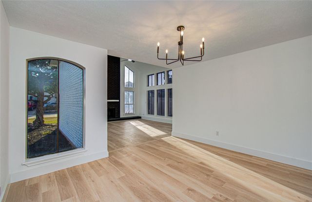 4710 Country Club View, Baytown, TX 77521