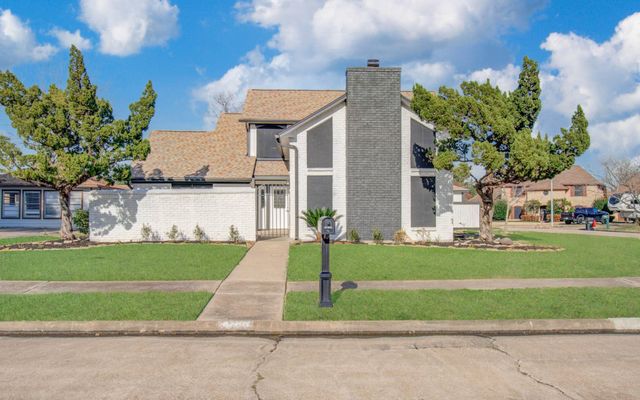 4710 Country Club View, Baytown, TX 77521