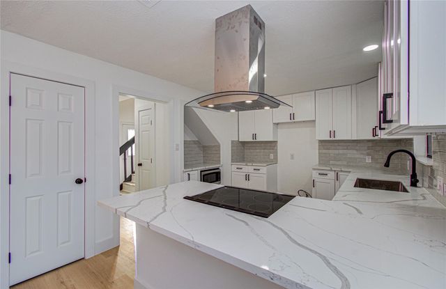 4710 Country Club View, Baytown, TX 77521