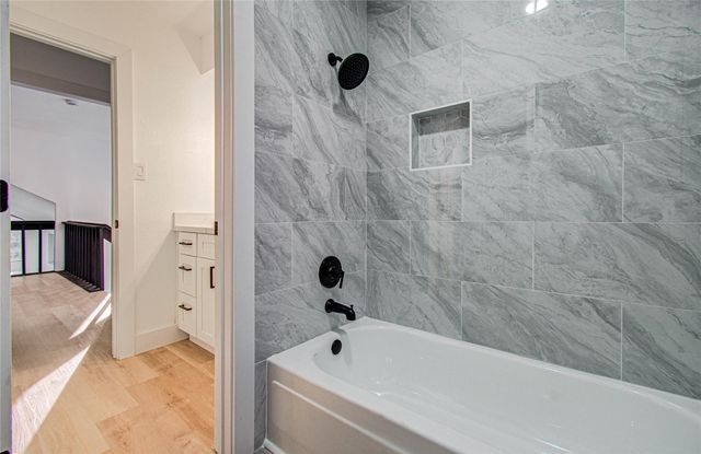 4710 Country Club View, Baytown, TX 77521