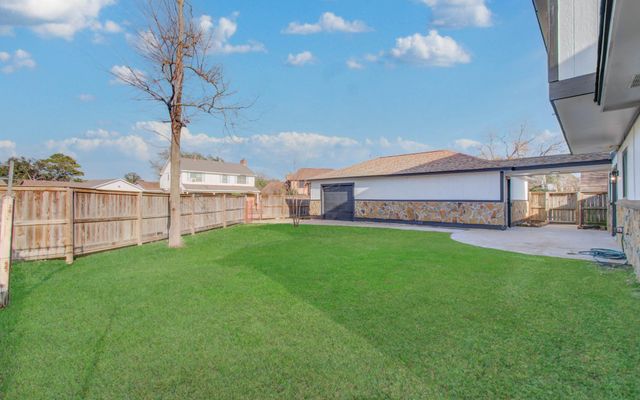 4710 Country Club View, Baytown, TX 77521