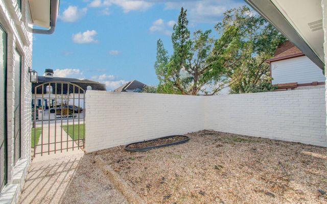 4710 Country Club View, Baytown, TX 77521