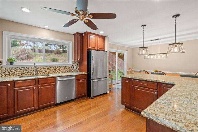 8138 VIOLA ST, Springfield, VA 22152