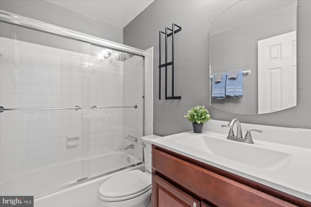 8138 VIOLA ST, Springfield, VA 22152