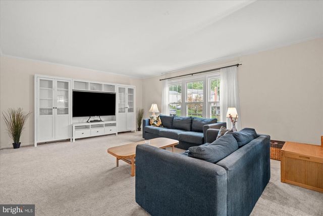8138 VIOLA ST, Springfield, VA 22152