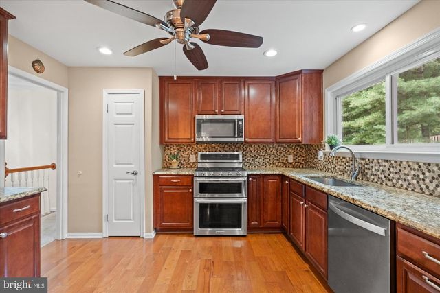 8138 VIOLA ST, Springfield, VA 22152