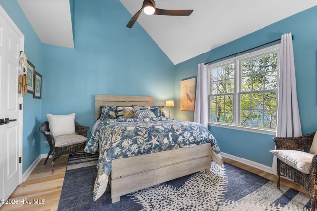 116 Periwinkle Drive West, Emerald Isle, NC 28594