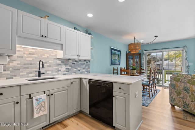 116 Periwinkle Drive West, Emerald Isle, NC 28594