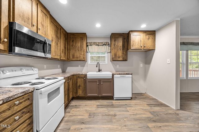 6913 Big Woods Road, Graham, NC 27253