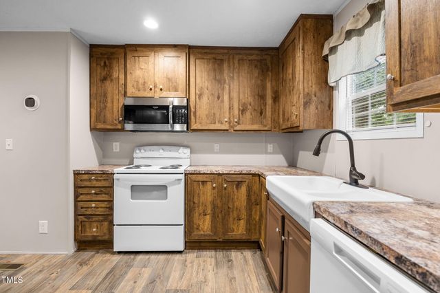 6913 Big Woods Road, Graham, NC 27253