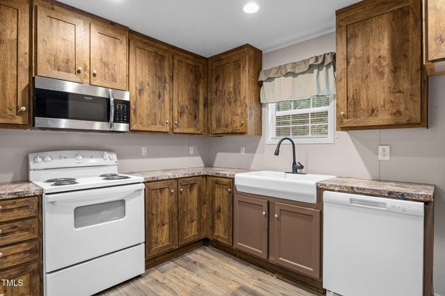 6913 Big Woods Road, Graham, NC 27253