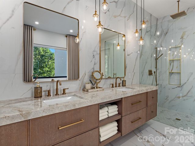 323 Chukar Way, Fletcher, NC 28732
