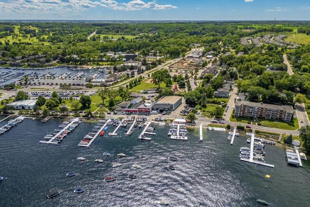 190 Third AVENUE, Fontana, WI 53125