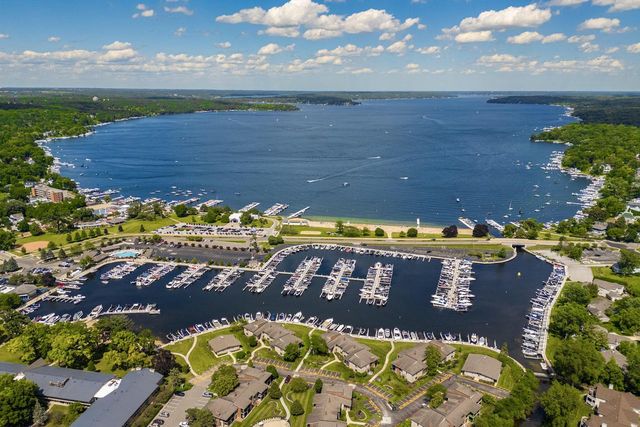 190 Third AVENUE, Fontana, WI 53125