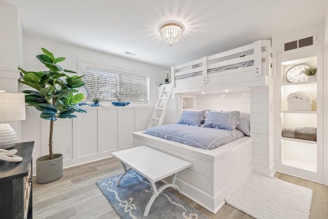 190 Third AVENUE, Fontana, WI 53125