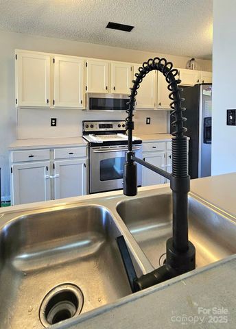 2761 Thistle Brook Drive, Concord, NC 28027