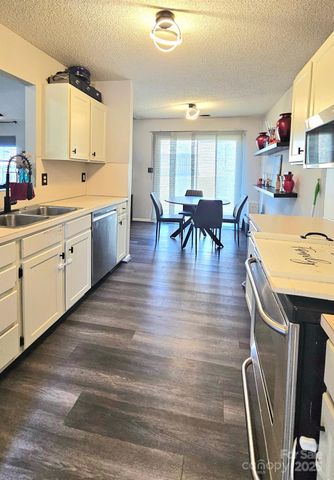 2761 Thistle Brook Drive, Concord, NC 28027