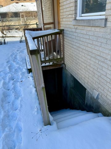 1517 Dobson Street, Evanston, IL 60202