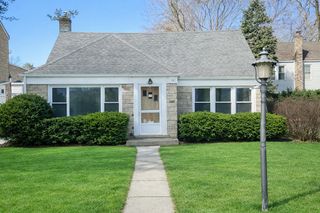 1517 Dobson Street, Evanston, IL 60202